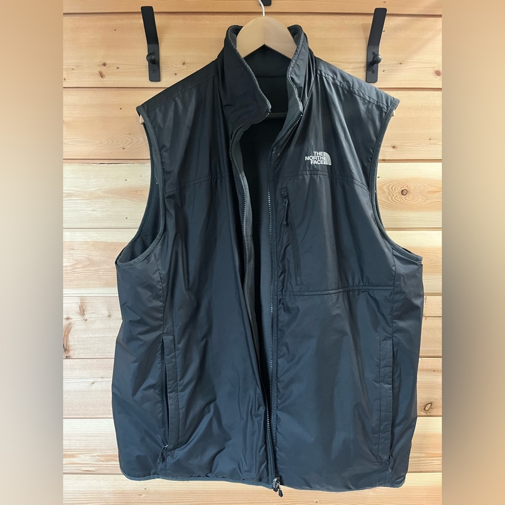 The North Face Men’s Reversible Vest Black / GraySize XL